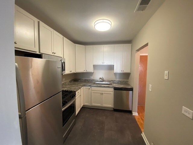 Foto del edificio - 5347 W Belmont Ave