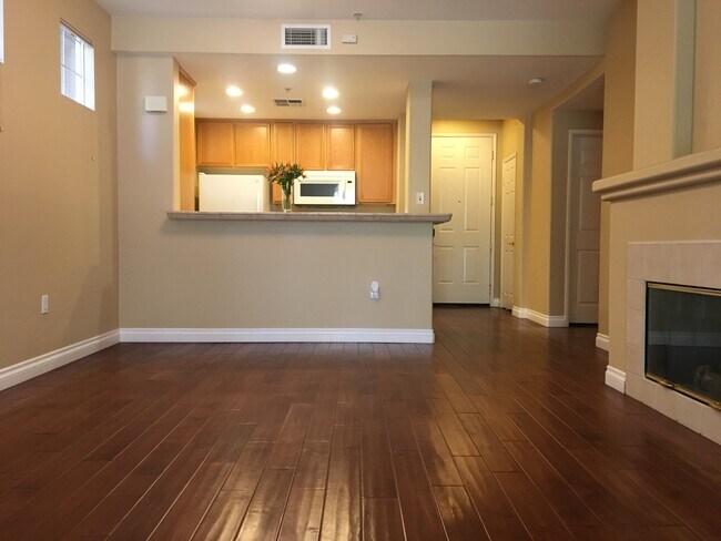 Building Photo - 13075 Pacific Promenade