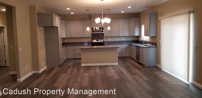 Building Photo - 4 br, 3 bath House - 43054 Denmore Ave, (A...