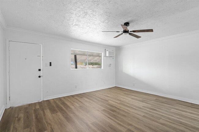 Foto del edificio - 923 Knight St