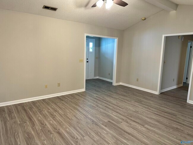 Building Photo - 108 Brass Oak Dr
