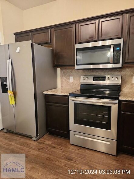 Building Photo - 73 Labrador Ln