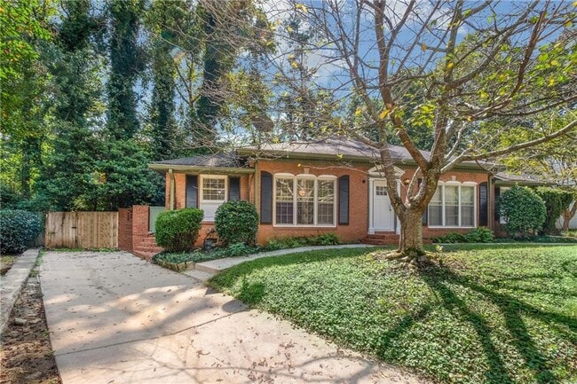 Building Photo - 1159 Lynmoor Dr NE