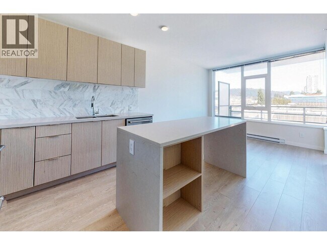 Photo du bâtiment - 530 Whiting Way