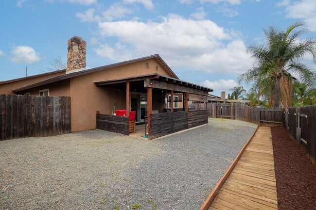 Building Photo - Beautiful, spacious single family home for rent in El Cajon, 3bed/2bath