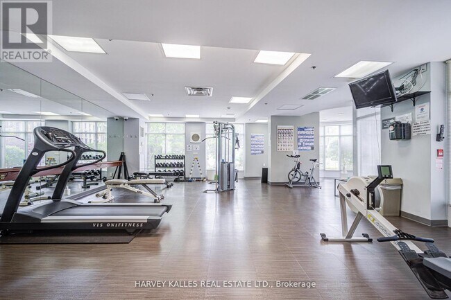 Photo du bâtiment - 245-LP245 Davisville Ave