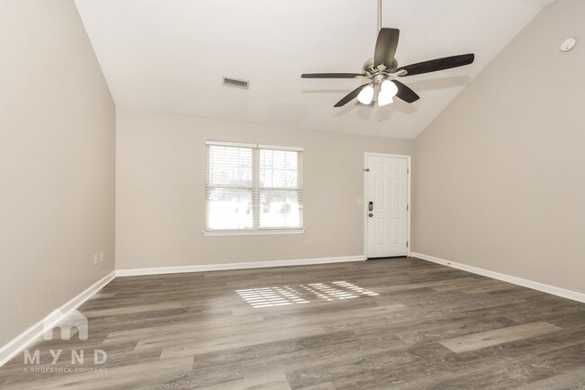 Building Photo - 2423 Lismore Dr