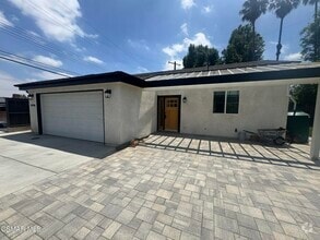 Building Photo - 17018 Midwood Dr