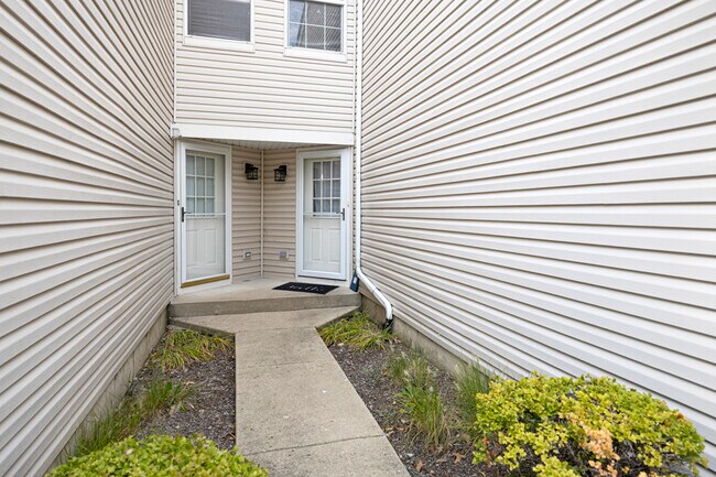 Foto del edificio - 2349 Stoughton Cir