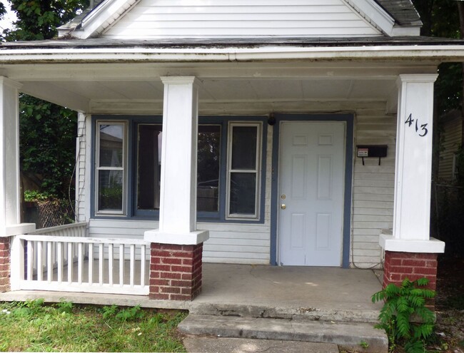 Building Photo - House Built in the Year 1900! 2 BR, 1 Bath...