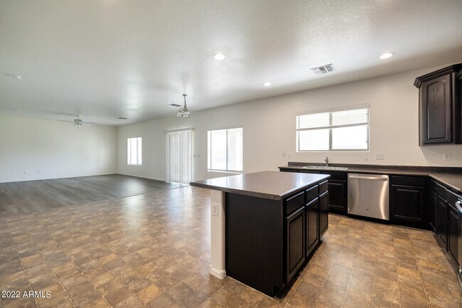 Foto del edificio - 21299 N 95th Dr