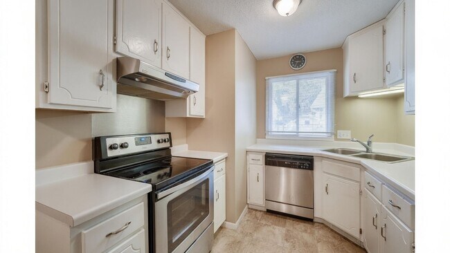 Foto del edificio - Great 2 Bedroom, 2 Bathroom Side by Side Townhome Unit Available in Coon Rapids - WON'T LAST LONG
