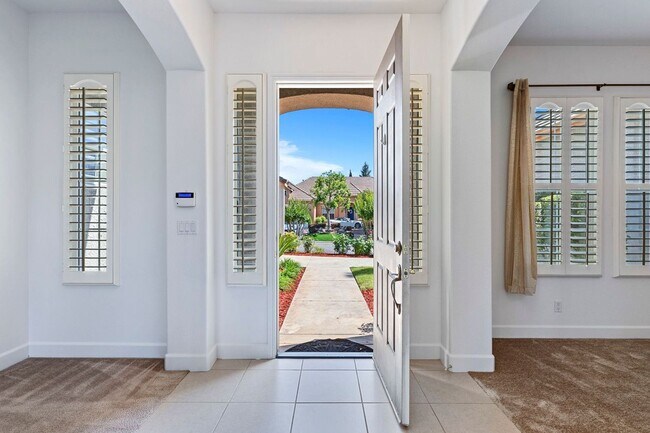 Foto del edificio - 1732 E. Wallington Ln. (Copper/Maple)  !!!...