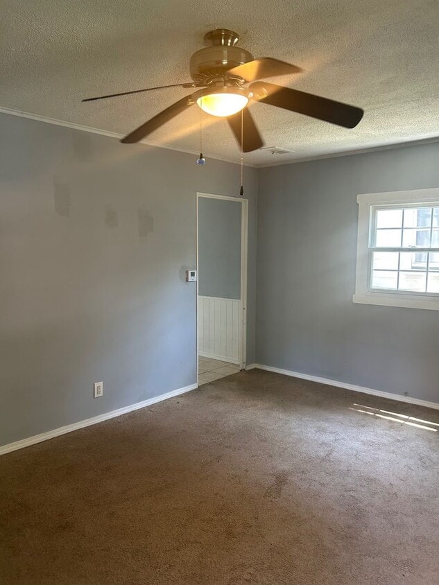 Primary Photo - Charming 2-Bedroom Property in Prime Location
