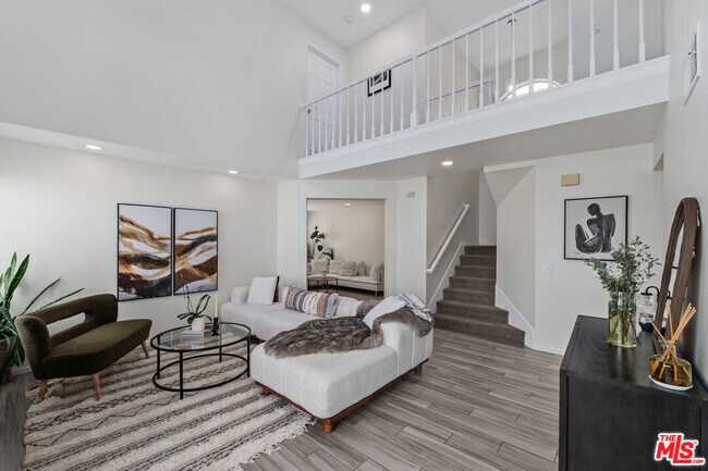 Building Photo - 24672 Cll Largo
