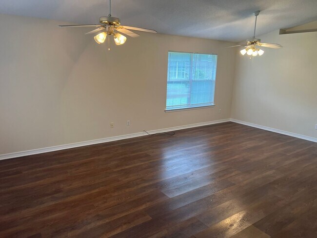 Foto del edificio - Located in the gated community of Parker's...