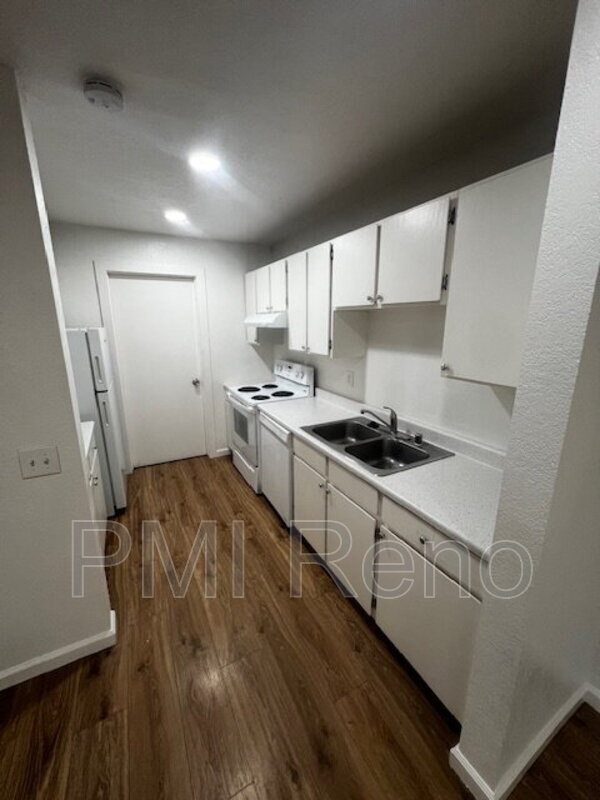 Foto del edificio - 1062 H St