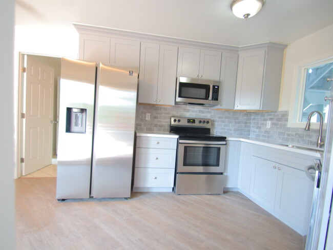 Kitchen - 1168 Gardenside Ln