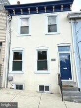 Building Photo - 209 Hermit St