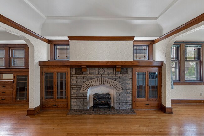 Building Photo - 61st Street