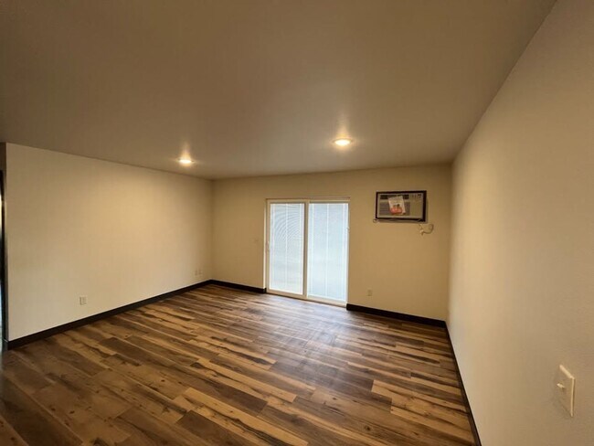 Foto del edificio - 5258 Christopher Dr