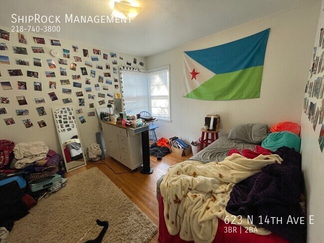 Foto del edificio - 623 N 14th Ave E