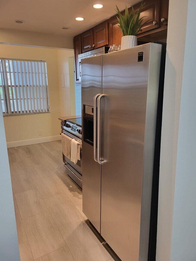 Foto del edificio - 8305 NW 61st St