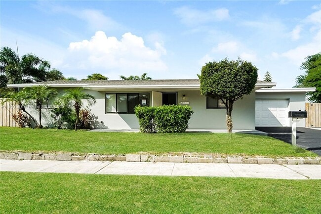 Building Photo - 6700 Douglas St