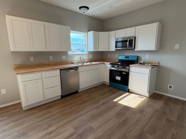 Building Photo - 3 bedroom 2 bath Bolivar Mo