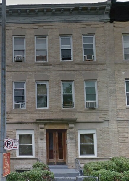 Primary Photo - 231 Midwood St