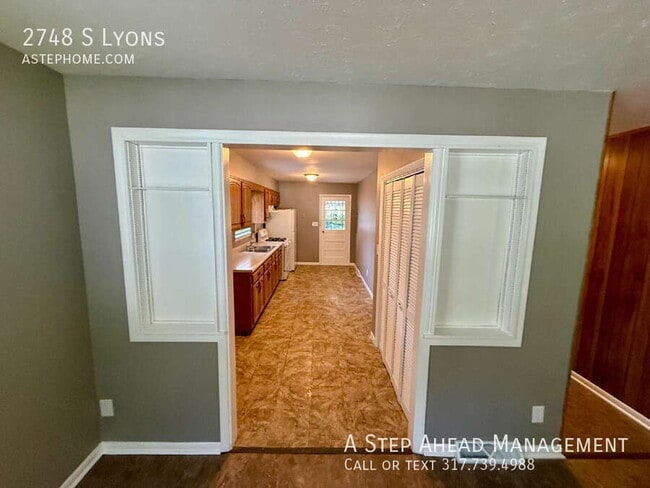 Building Photo - 2748 S Lyons-