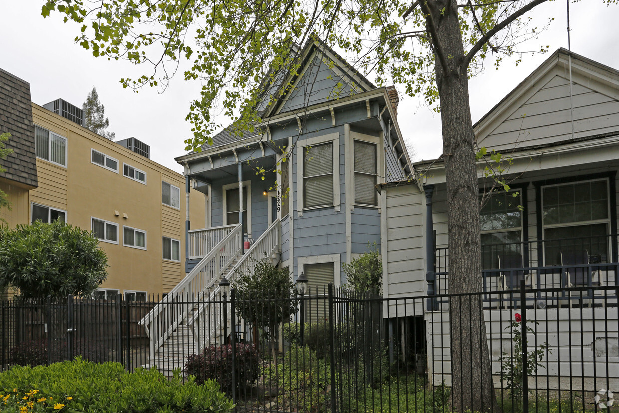 Building Photo - 1229 E St