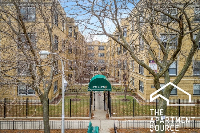 Building Photo - 3912 N Pine Grove Ave