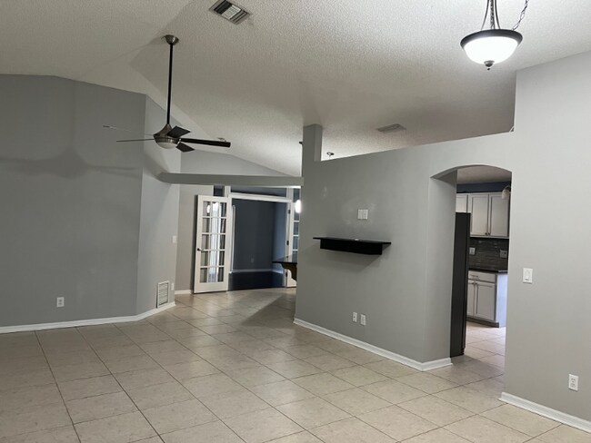 Foto del edificio - 1207 Auburn Lakes Dr