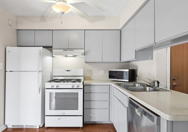 Building Photo - 11 Echo Ct