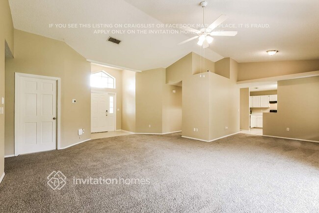 Building Photo - 435 Country Wood Cir