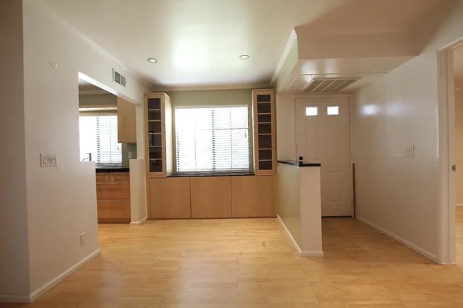 Dining - 2554 Olive Dr