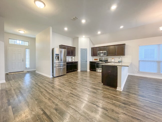 Foto del edificio - 10624 Langham Dr