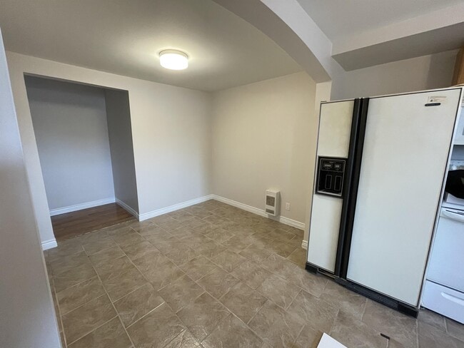 Building Photo - 257 Carmarthen St