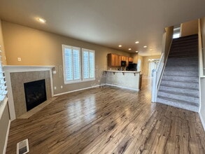 Building Photo - 1460 NE Redspire Ln