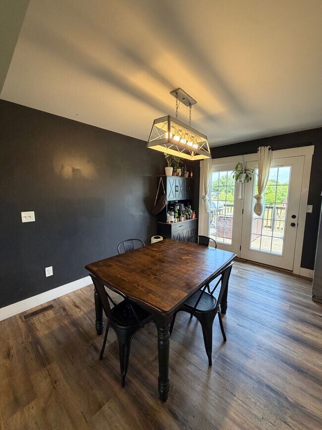 Building Photo - 3 Bedroom 2 Bathroom Home For Rent in Elkton KY!