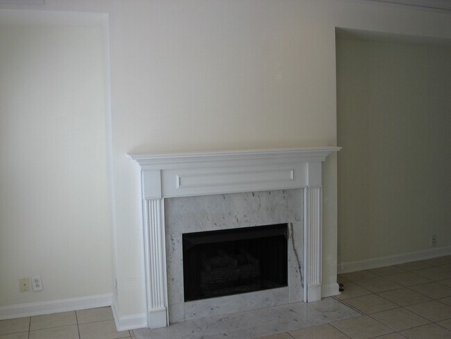 Building Photo - 234 Fairmont Ct
