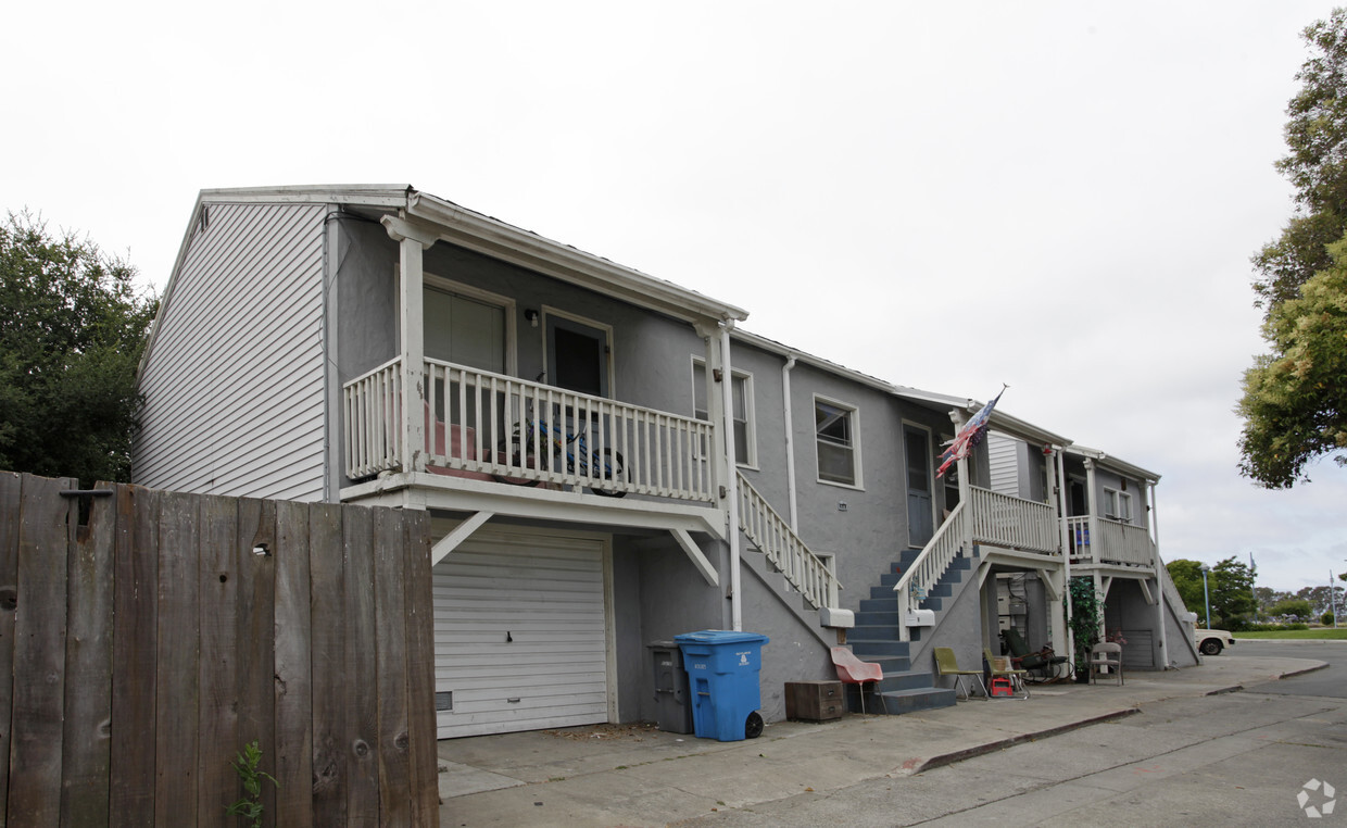 Building Photo - 900-918 Mare Island Way