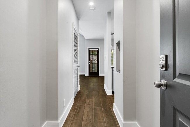 Foto del edificio - 240 Renaissance Pkwy NE