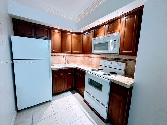 Foto del edificio - 2424 SE 17th St