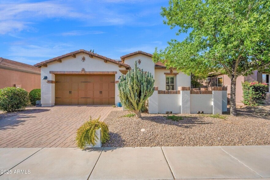 Foto principal - 1768 E Grand Ridge Rd