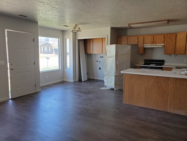 Building Photo - 96 Robbers Roost Ln