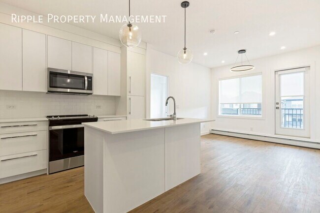 Photo du bâtiment - Modern 2 Beds, 2 Baths Apartment/Condo | N...