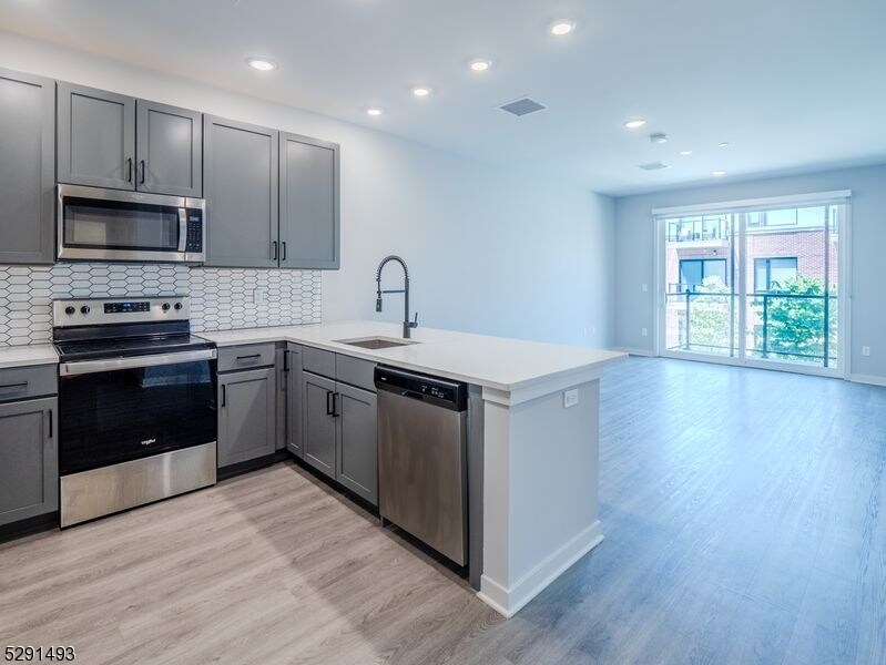 Foto principal - 173 Morris St