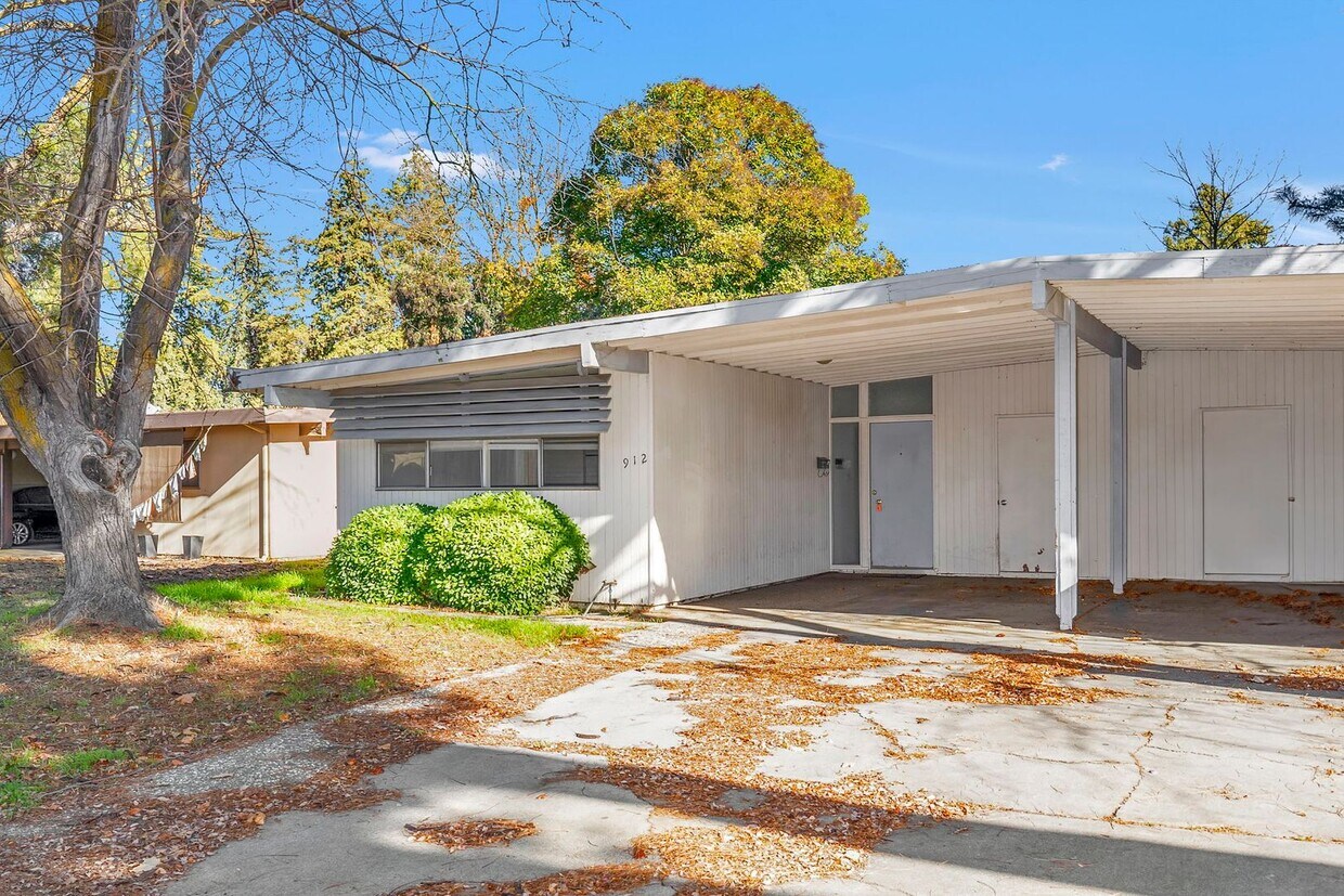 Foto principal - 912-912 J St